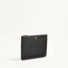 Pochette en cuir de veau grainé Vlogo Signature Pochette en cuir de veau grainé Vlogo Signature