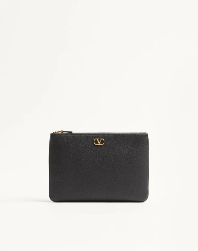 Pochette en cuir de veau grainé Vlogo Signature Pochette en cuir de veau grainé Vlogo Signature