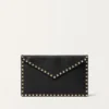 Pochette enveloppe Rockstud en cuir de veau grainé Pochette enveloppe Rockstud en cuir de veau grainé