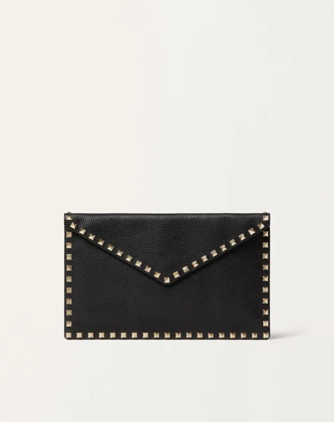 Pochette enveloppe Rockstud en cuir de veau grainé Pochette enveloppe Rockstud en cuir de veau grainé