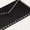 Pochette enveloppe Rockstud en cuir de veau grainé Pochette enveloppe Rockstud en cuir de veau grainé