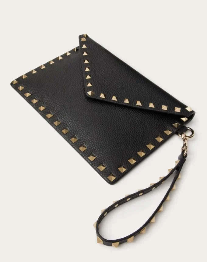 Pochette Rockstud en cuir de veau grainé Pochette Rockstud en cuir de veau grainé