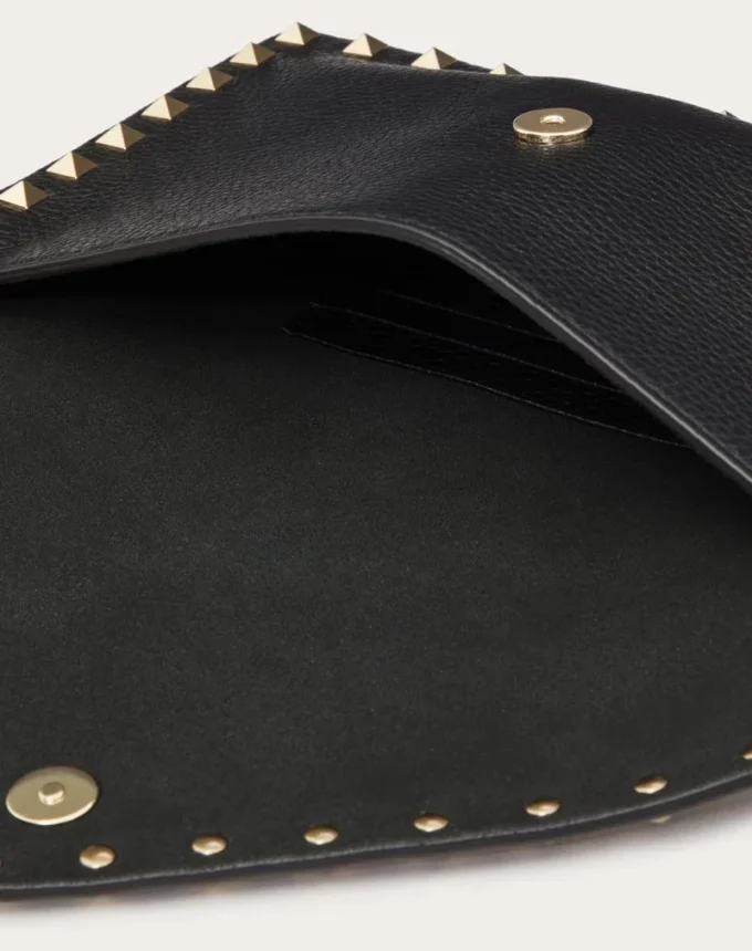 Pochette Rockstud en cuir de veau grainé Pochette Rockstud en cuir de veau grainé