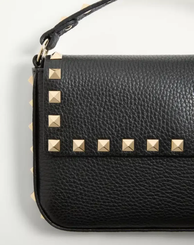 Pochette Rockstud en cuir de veau grainé