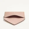 Pochette Rockstud en cuir de veau grainé laminé Pochette Rockstud en cuir de veau grainé laminé