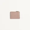 Porte-cartes Rockstud en cuir de veau grainé avec fermeture à glissière Porte-cartes Rockstud en cuir de veau grainé avec fermeture à glissière