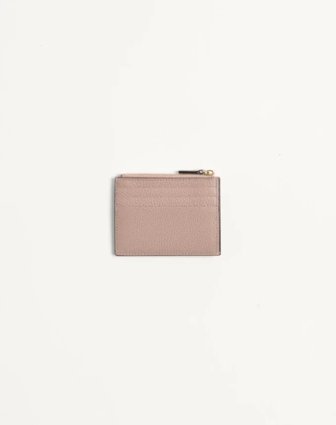 Porte-cartes Rockstud en cuir de veau grainé avec fermeture à glissière Porte-cartes Rockstud en cuir de veau grainé avec fermeture à glissière