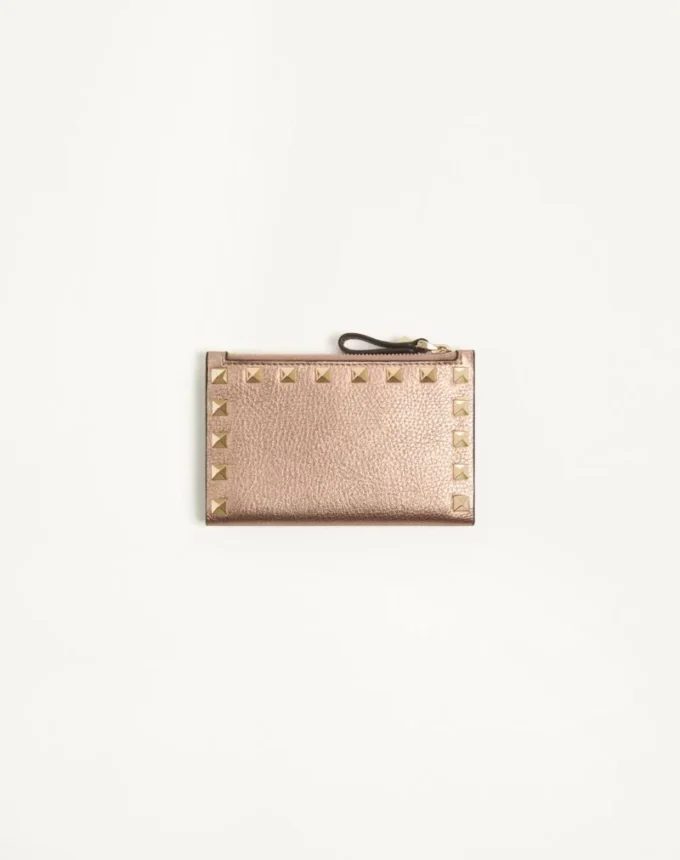Porte-cartes Rockstud en cuir de veau grainé laminé avec fermeture à glissière Porte-cartes Rockstud en cuir de veau grainé laminé avec fermeture à glissière
