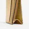Porte-cartes Rockstud en cuir de veau grainé laminé avec fermeture à glissière Porte-cartes Rockstud en cuir de veau grainé laminé avec fermeture à glissière