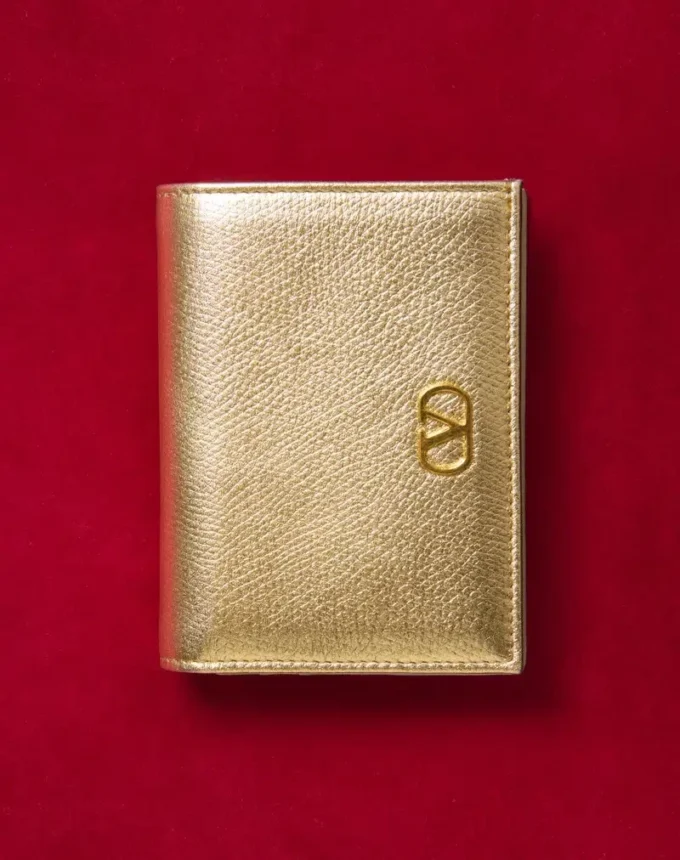Portefeuille en cuir de veau grainé laminé Vlogo Signature Portefeuille en cuir de veau grainé laminé Vlogo Signature