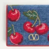 Portefeuille en denim Vlogo Signature avec broderie Cherryfic Portefeuille en denim Vlogo Signature avec broderie Cherryfic