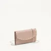 Portefeuille Rockstud avec chaîne en cuir de veau grainé Portefeuille Rockstud avec chaîne en cuir de veau grainé