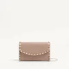 Portefeuille Rockstud avec chaîne en cuir de veau grainé Portefeuille Rockstud avec chaîne en cuir de veau grainé