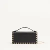 Portefeuille Rockstud avec chaîne en cuir de veau grainé Portefeuille Rockstud avec chaîne en cuir de veau grainé
