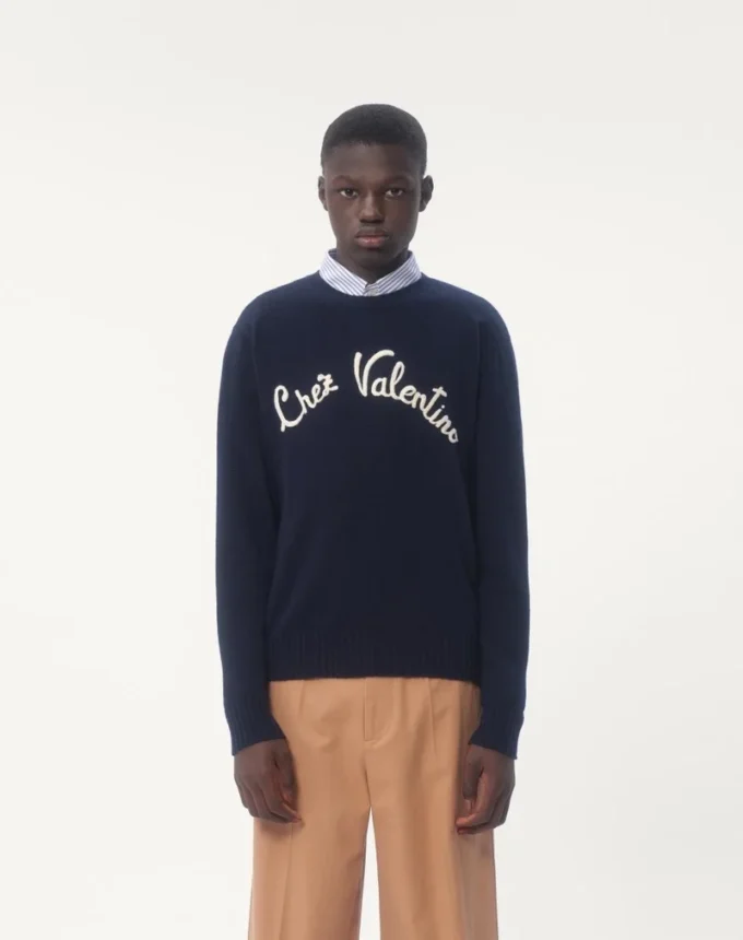 Pull en laine à col rond avec broderie Chez Valentino Pull en laine à col rond avec broderie Chez Valentino