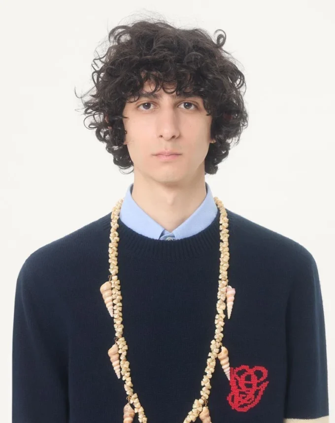 Pull en laine Valentino avec broderie VG Pull en laine Valentino avec broderie VG