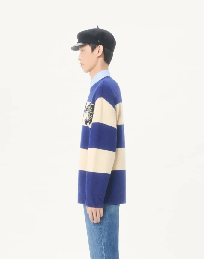 Pull en laine Valentino avec motif panthère jacquard Pull en laine Valentino avec motif panthère jacquard