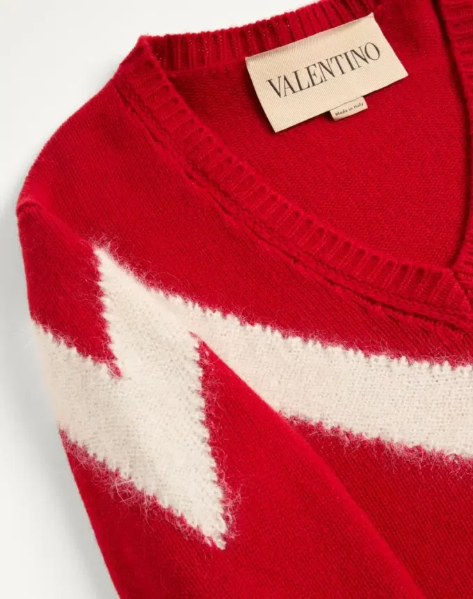 Pull en laine Valentino avec nœud VLogo dans le dos Pull en laine Valentino avec nœud VLogo dans le dos
