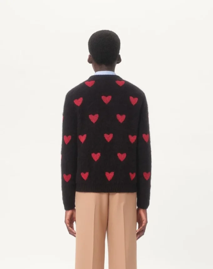 Pull en mohair et lurex avec motif jacquard en forme de cœur Pull en mohair et lurex avec motif jacquard en forme de cœur