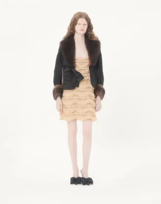 Robe courte brodée en tulle Illusione