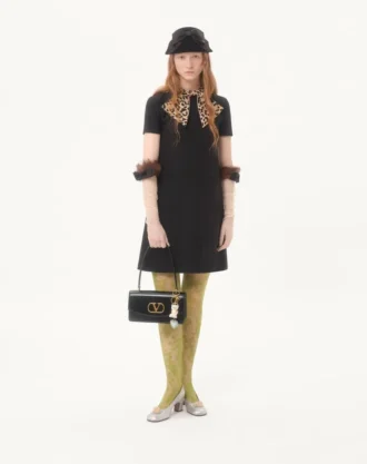 Robe courte en crêpe couture