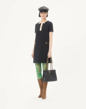 Robe courte en crêpe couture