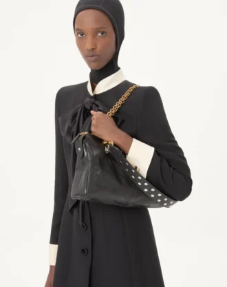 Robe courte en crêpe couture