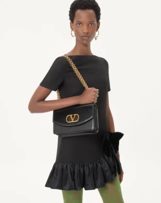 Robe courte en crêpe couture