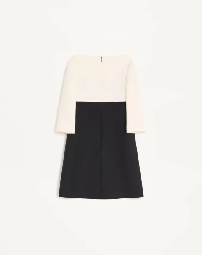Robe courte en crêpe couture Robe courte en crêpe couture