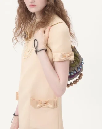 Robe courte en crêpe couture