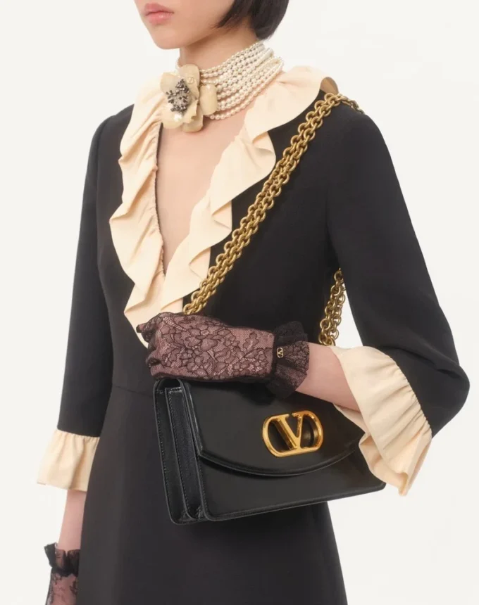 Robe courte en crêpe couture Robe courte en crêpe couture
