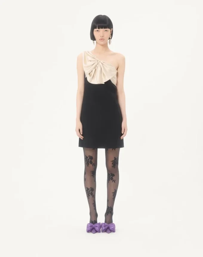 Robe courte en crêpe couture Robe courte en crêpe couture