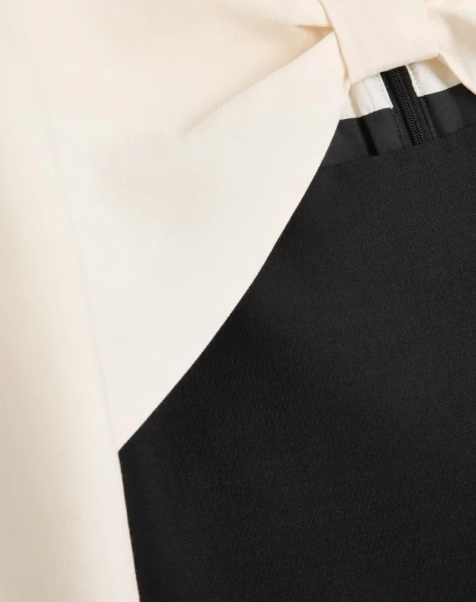Robe courte en crêpe couture Robe courte en crêpe couture
