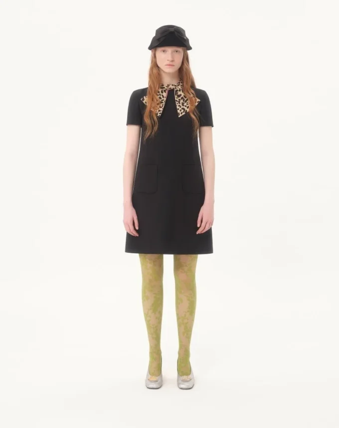 Robe courte en crêpe couture Robe courte en crêpe couture