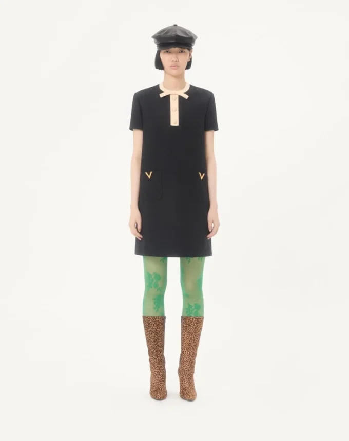 Robe courte en crêpe couture Robe courte en crêpe couture