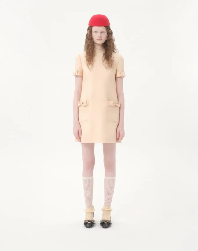Robe courte en crêpe couture Robe courte en crêpe couture