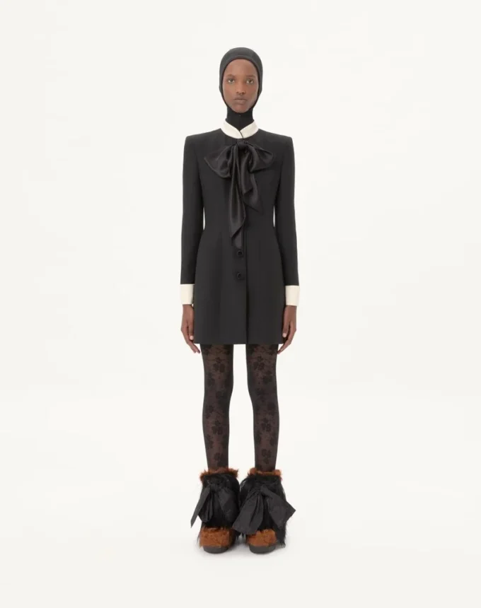 Robe courte en crêpe couture Robe courte en crêpe couture