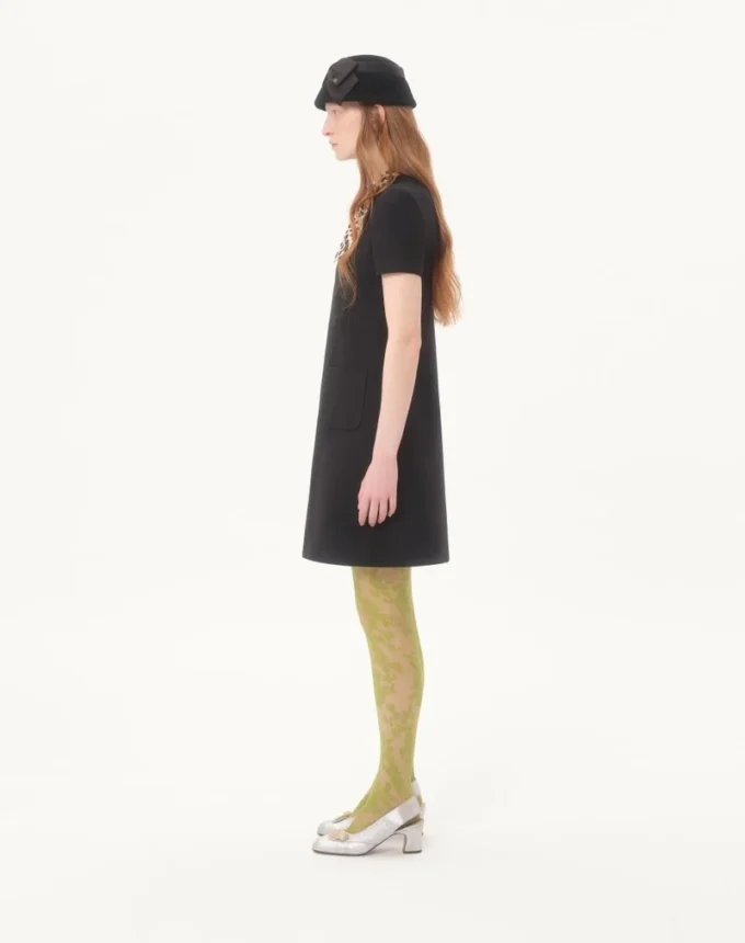 Robe courte en crêpe couture Robe courte en crêpe couture