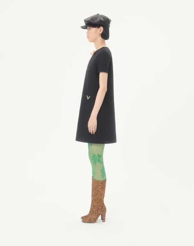Robe courte en crêpe couture Robe courte en crêpe couture