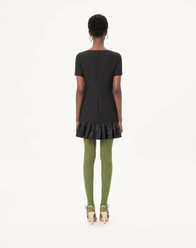 Robe courte en crêpe couture Robe courte en crêpe couture