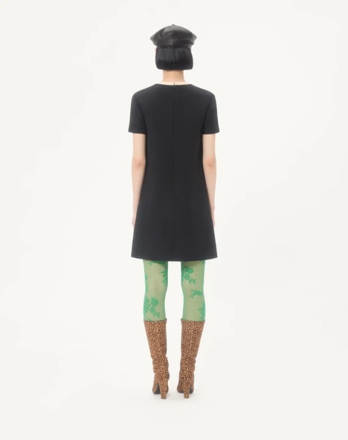Robe courte en crêpe couture Robe courte en crêpe couture