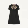 Robe courte en crêpe couture Robe courte en crêpe couture