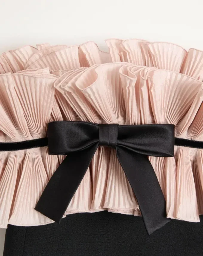 Robe courte en crêpe couture Robe courte en crêpe couture