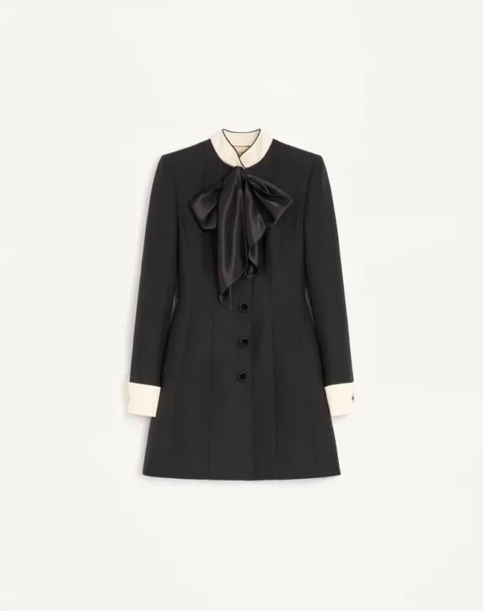 Robe courte en crêpe couture Robe courte en crêpe couture