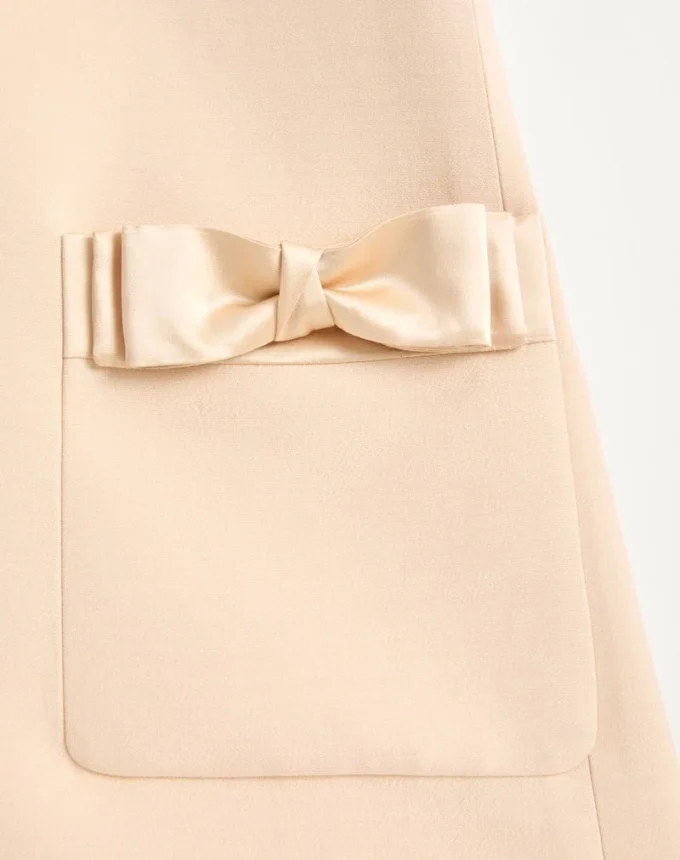 Robe courte en crêpe couture Robe courte en crêpe couture
