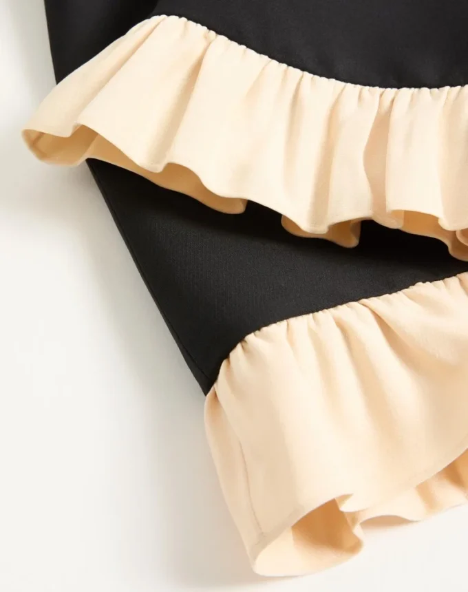 Robe courte en crêpe couture Robe courte en crêpe couture