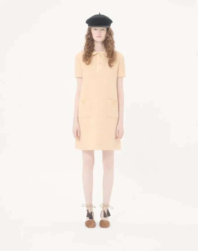 Robe courte en laine bouclée