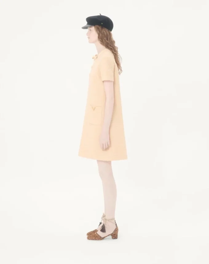 Robe courte en laine bouclée
