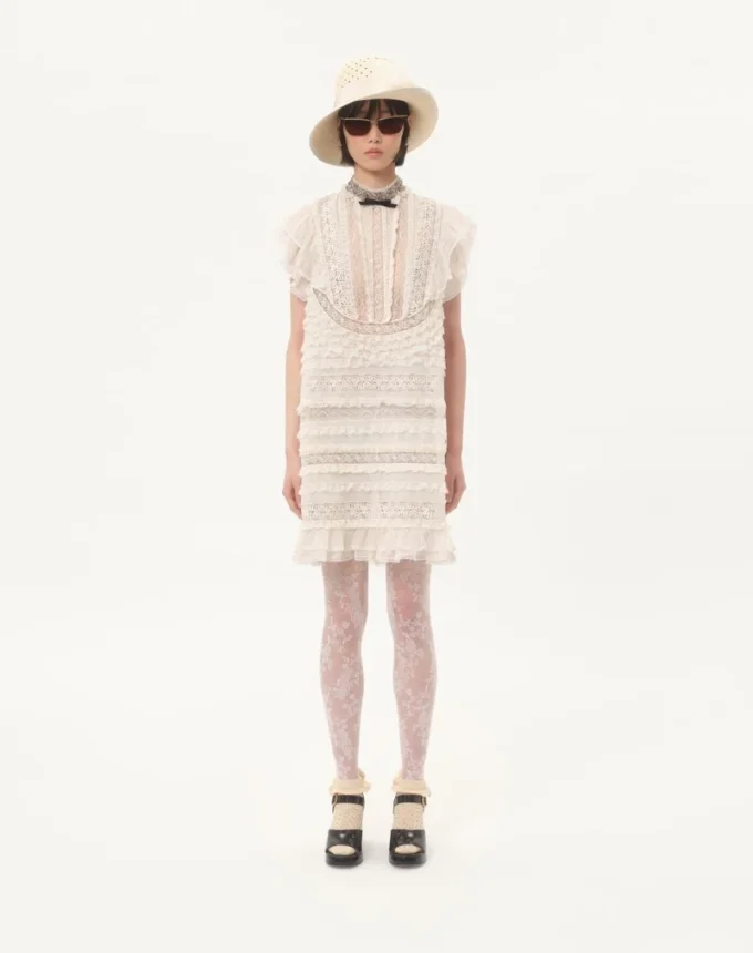Robe courte en lin léger brodé
