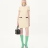 Robe courte en tweed de laine uni Robe courte en tweed de laine uni
